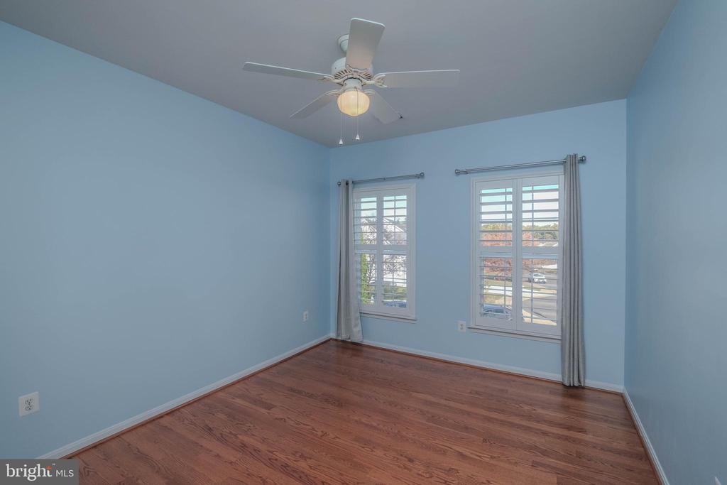 1421 PICKETT COURT