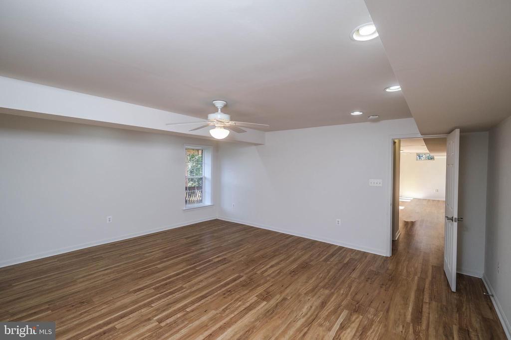 1421 PICKETT COURT