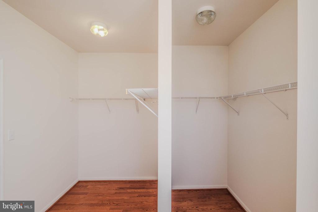 1421 PICKETT COURT