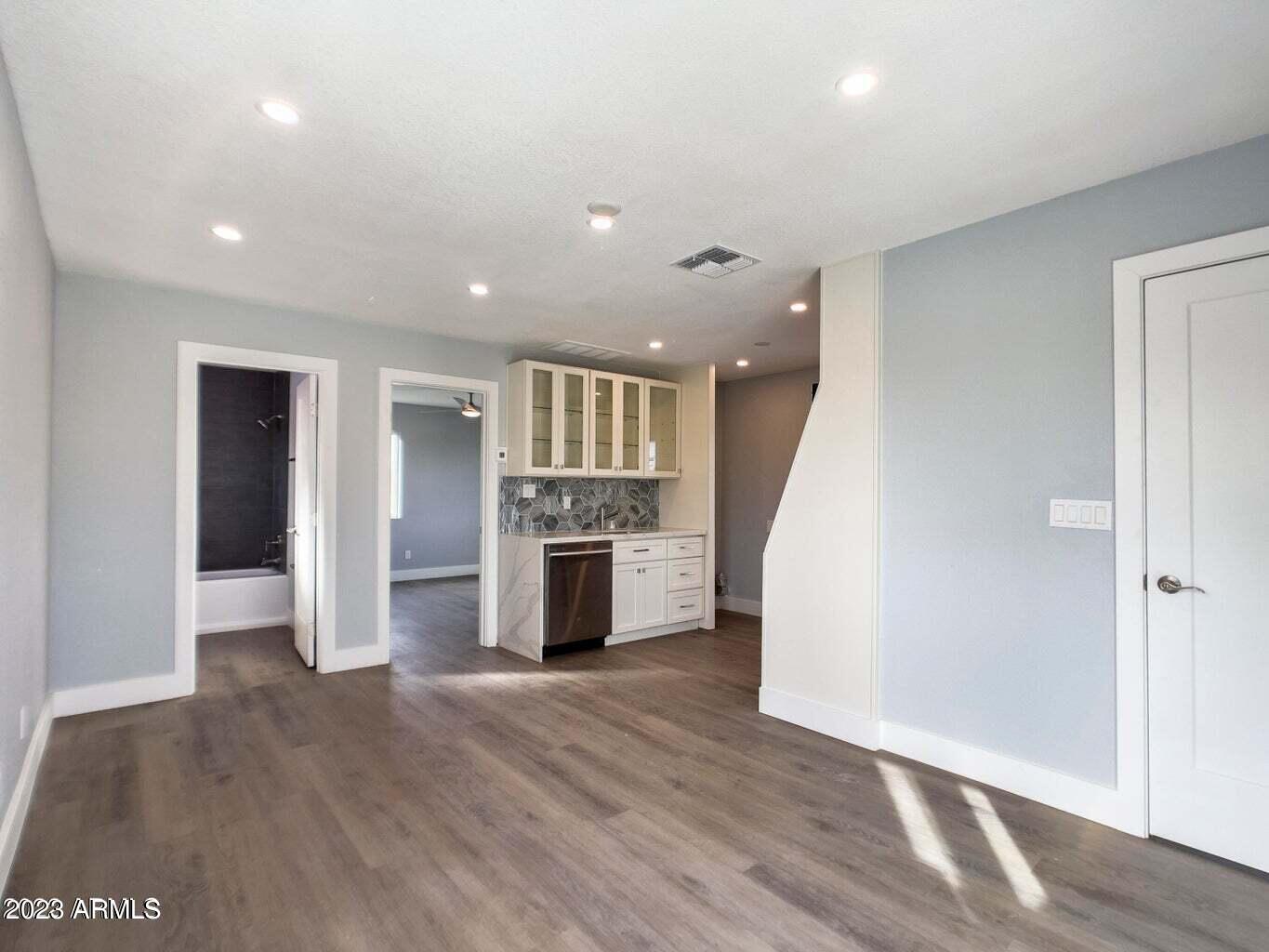 1430 E PALM Lane