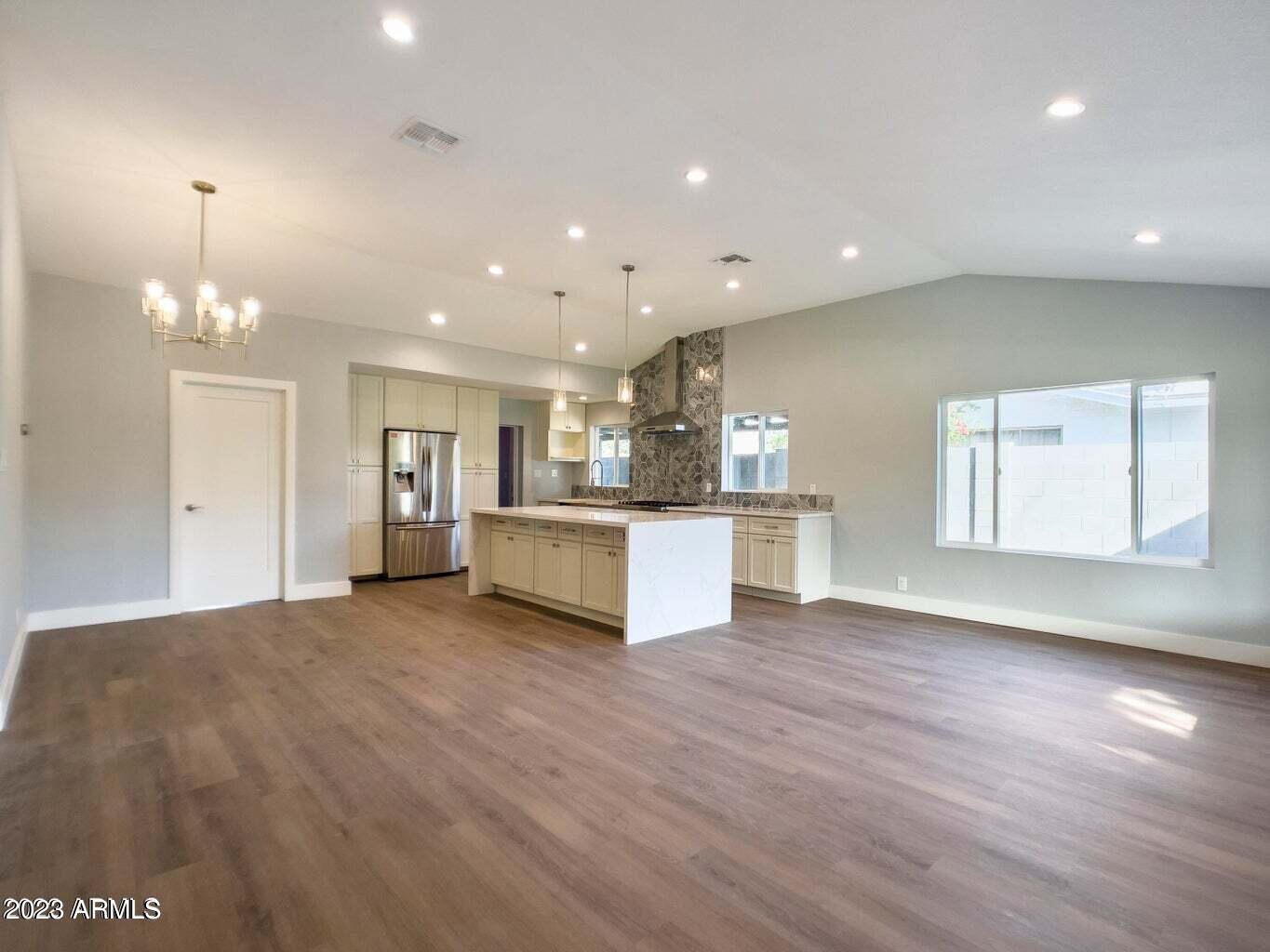 1430 E PALM Lane
