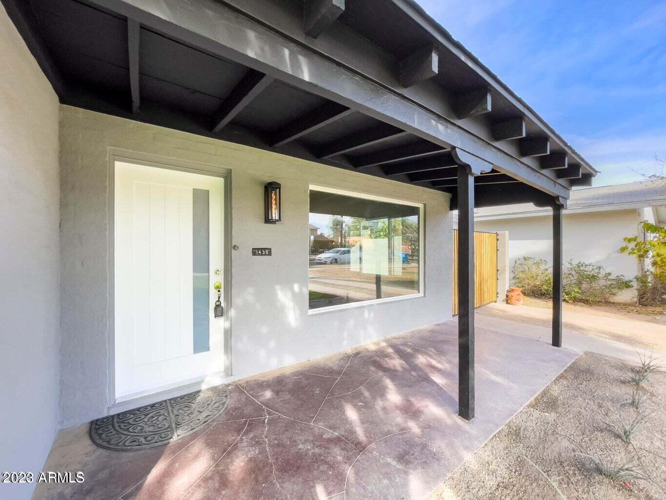 1430 E PALM Lane