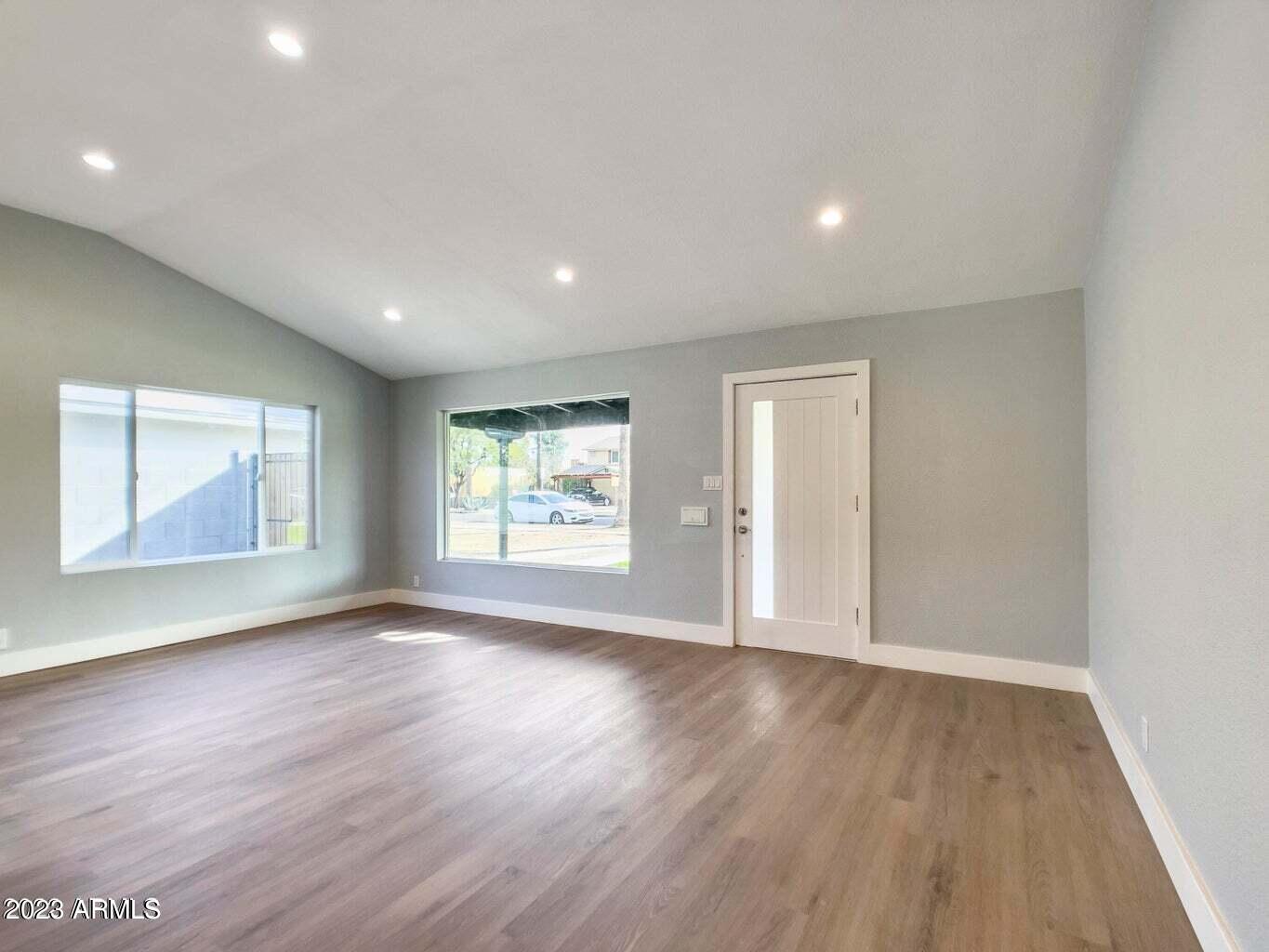 1430 E PALM Lane