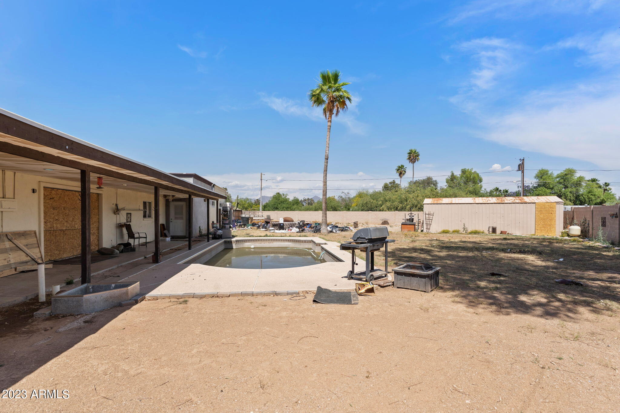 6401 E LARKSPUR Drive