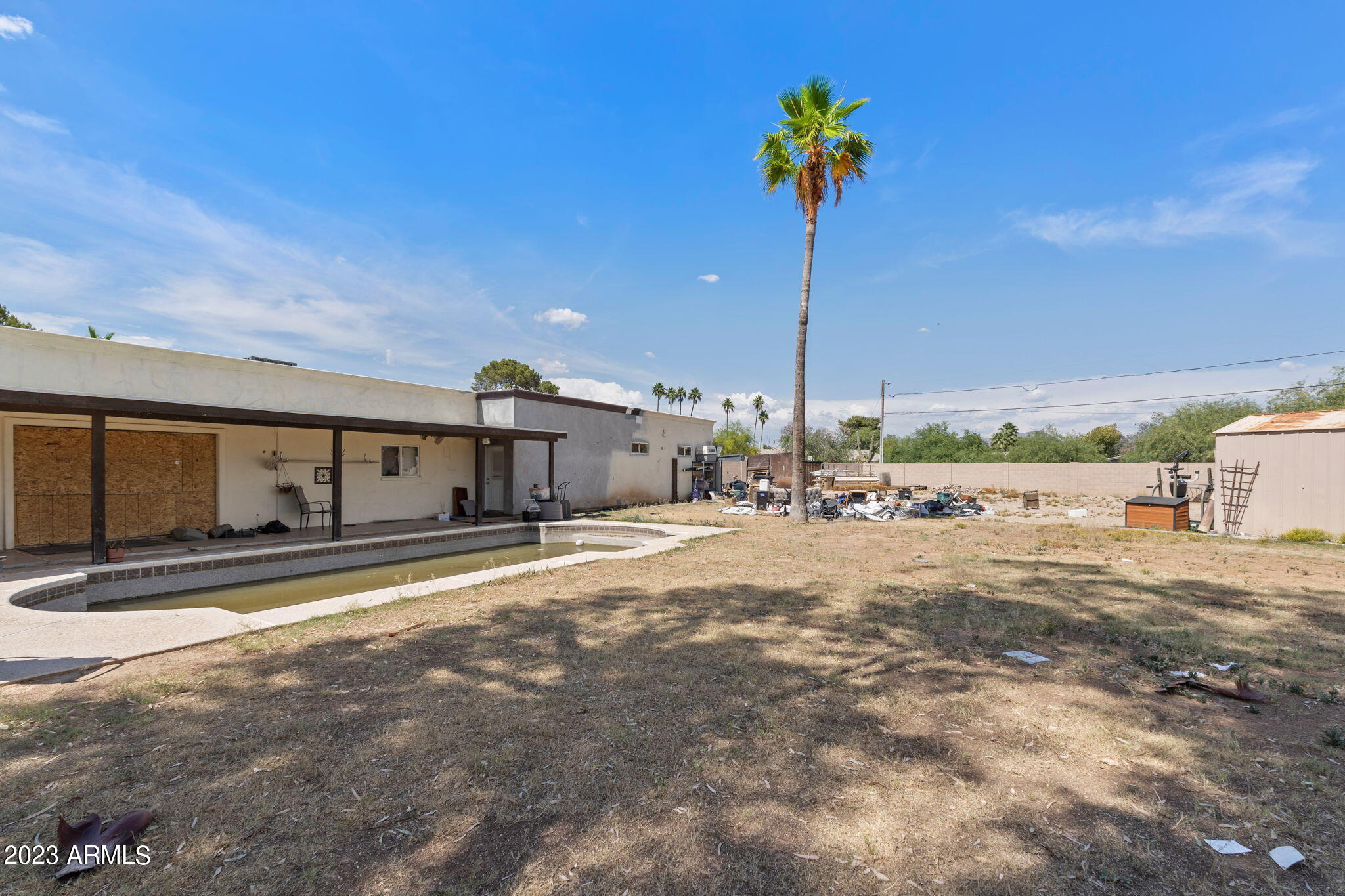 6401 E LARKSPUR Drive