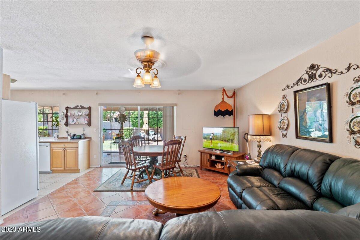 2944 W SANDRA Terrace