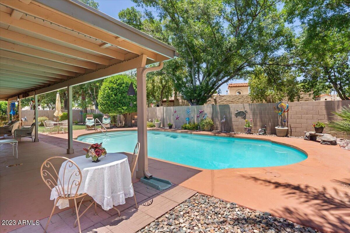 2944 W SANDRA Terrace