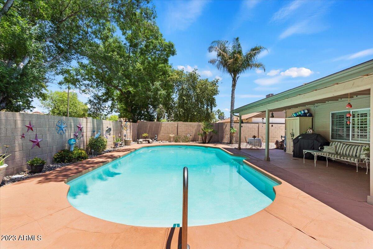 2944 W SANDRA Terrace