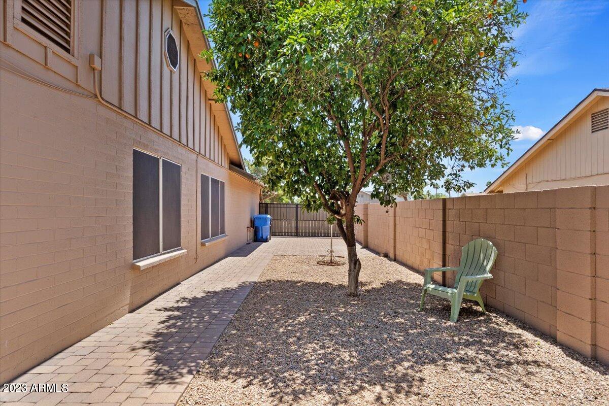 2944 W SANDRA Terrace