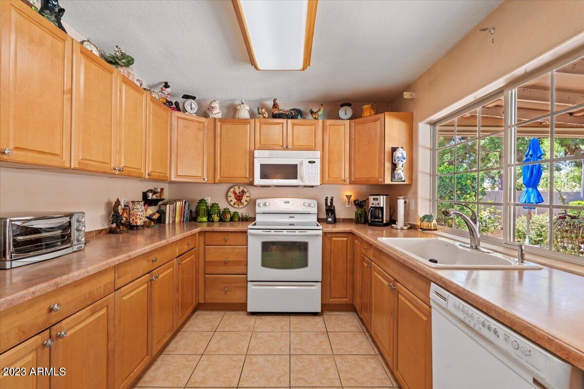 2944 W SANDRA Terrace