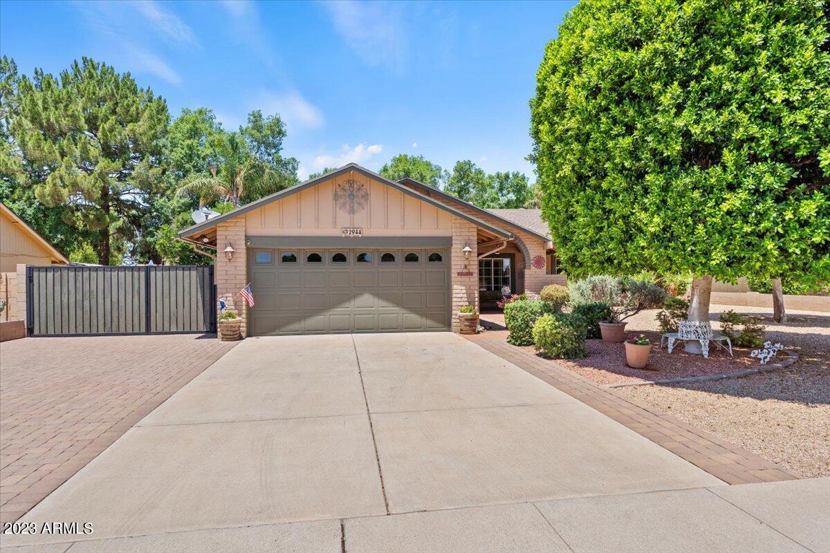 2944 W SANDRA Terrace