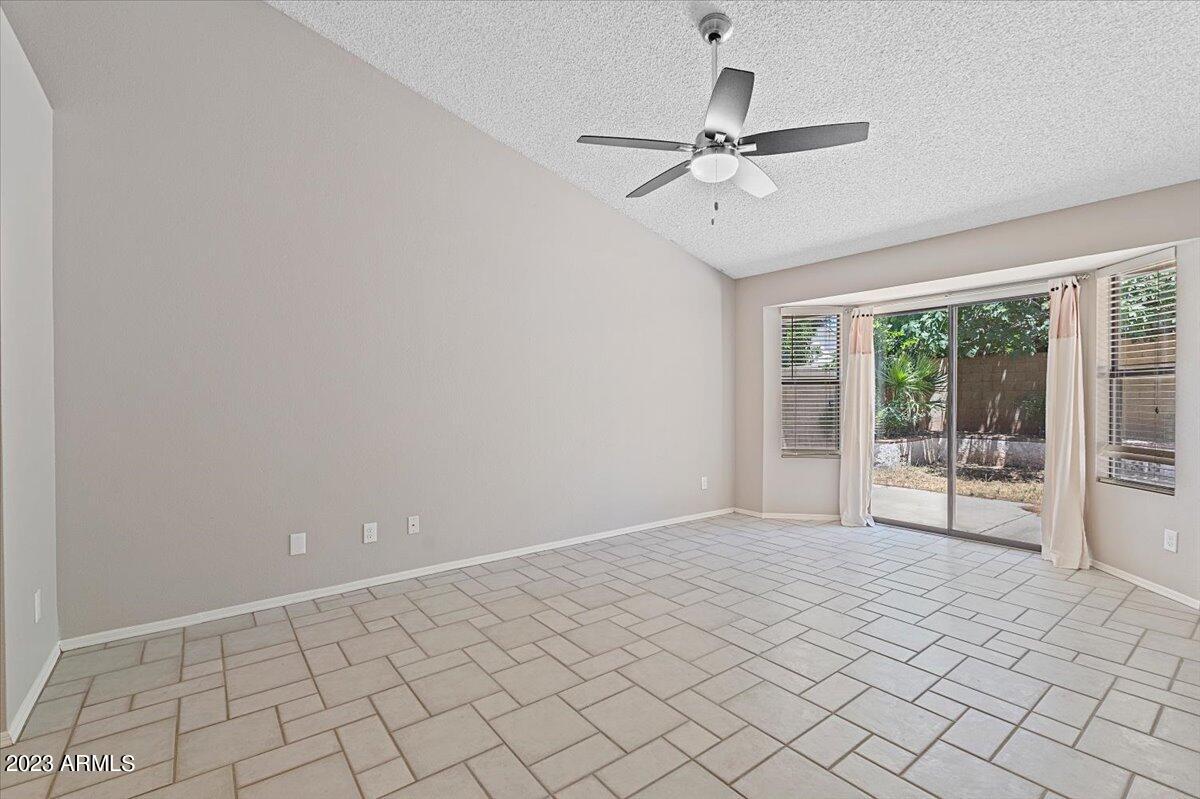 3816 E TIERRA BUENA Lane