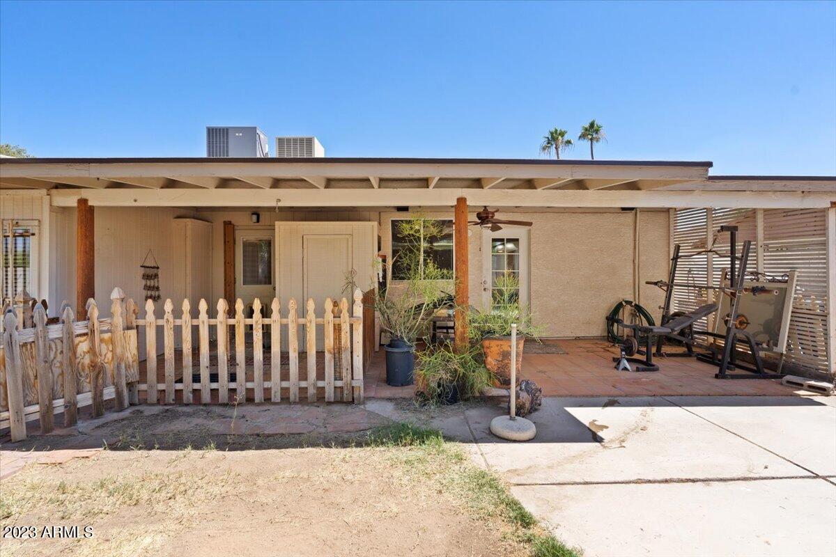 2102 E MONTE CRISTO Avenue