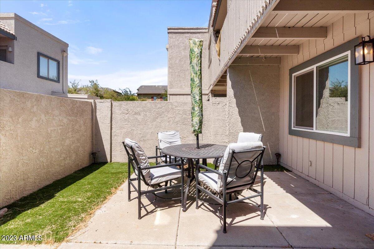 2311 E HARTFORD Avenue, 15
