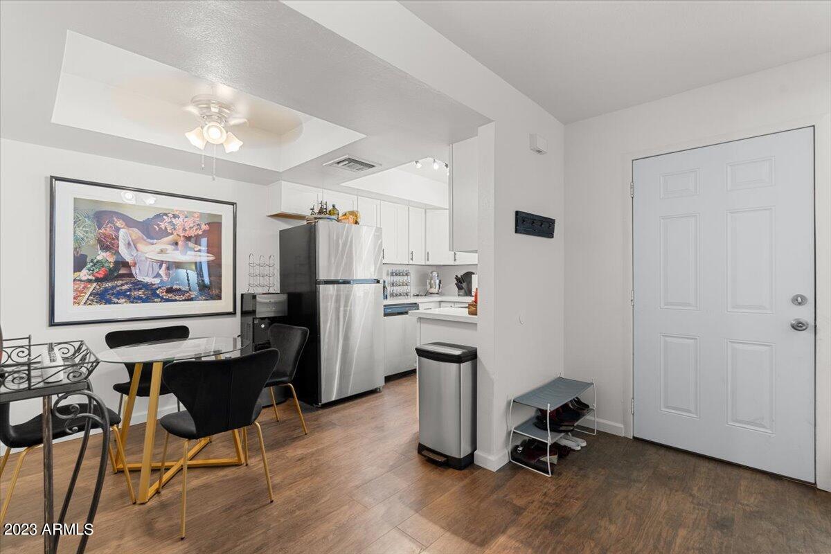 2311 E HARTFORD Avenue, 15