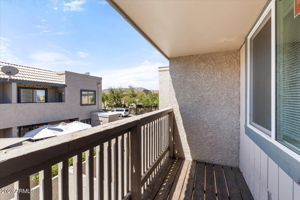 2311 E HARTFORD Avenue, 15