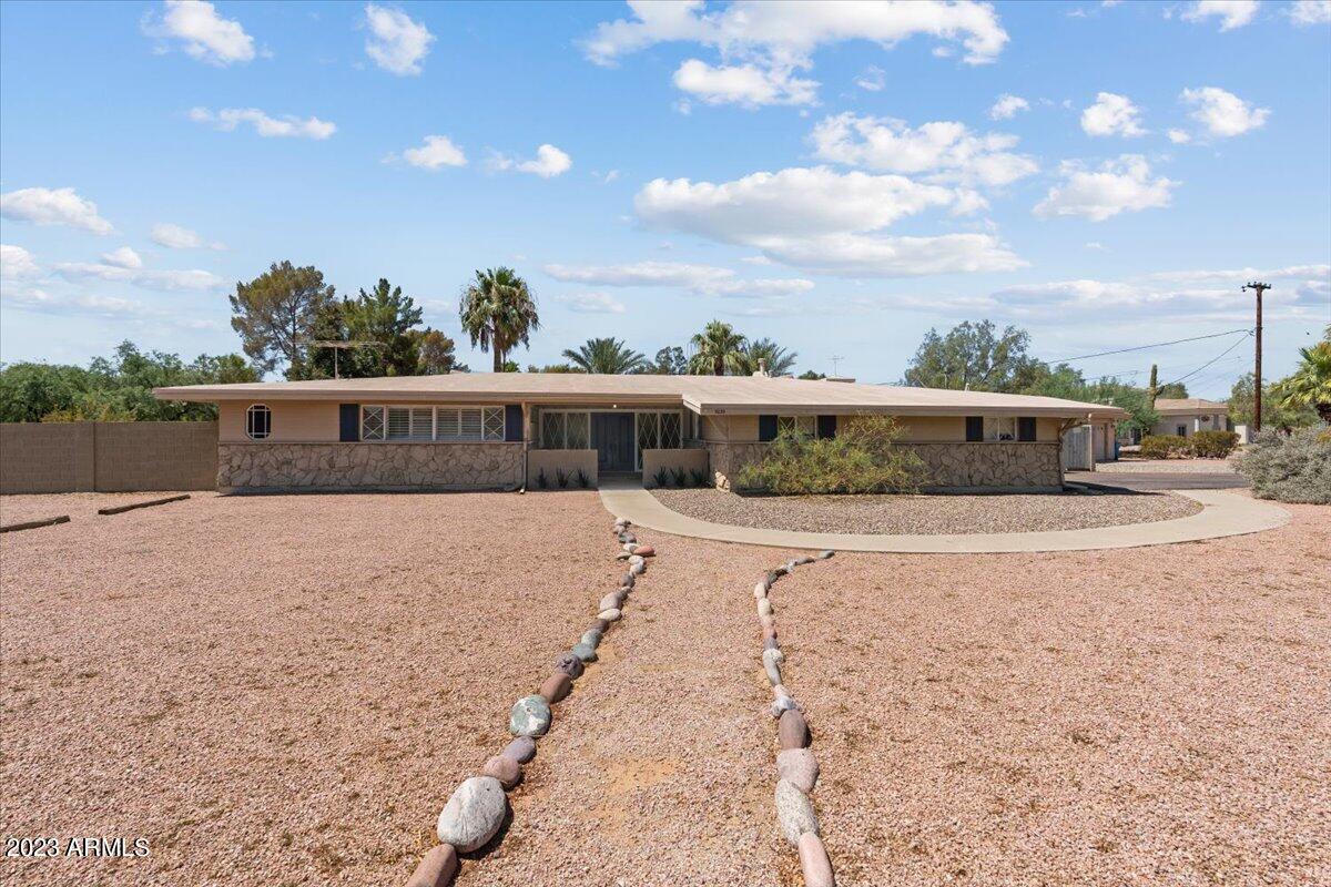 7039 E LARKSPUR Drive