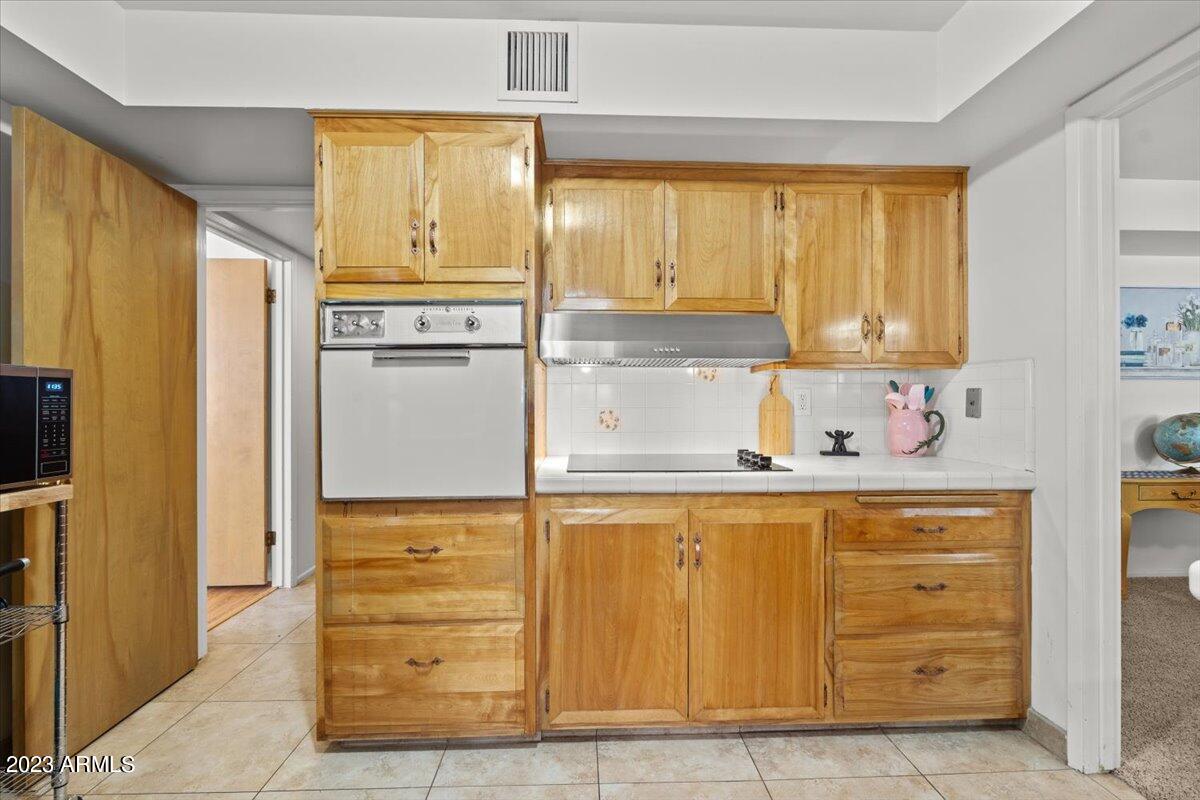 7039 E LARKSPUR Drive