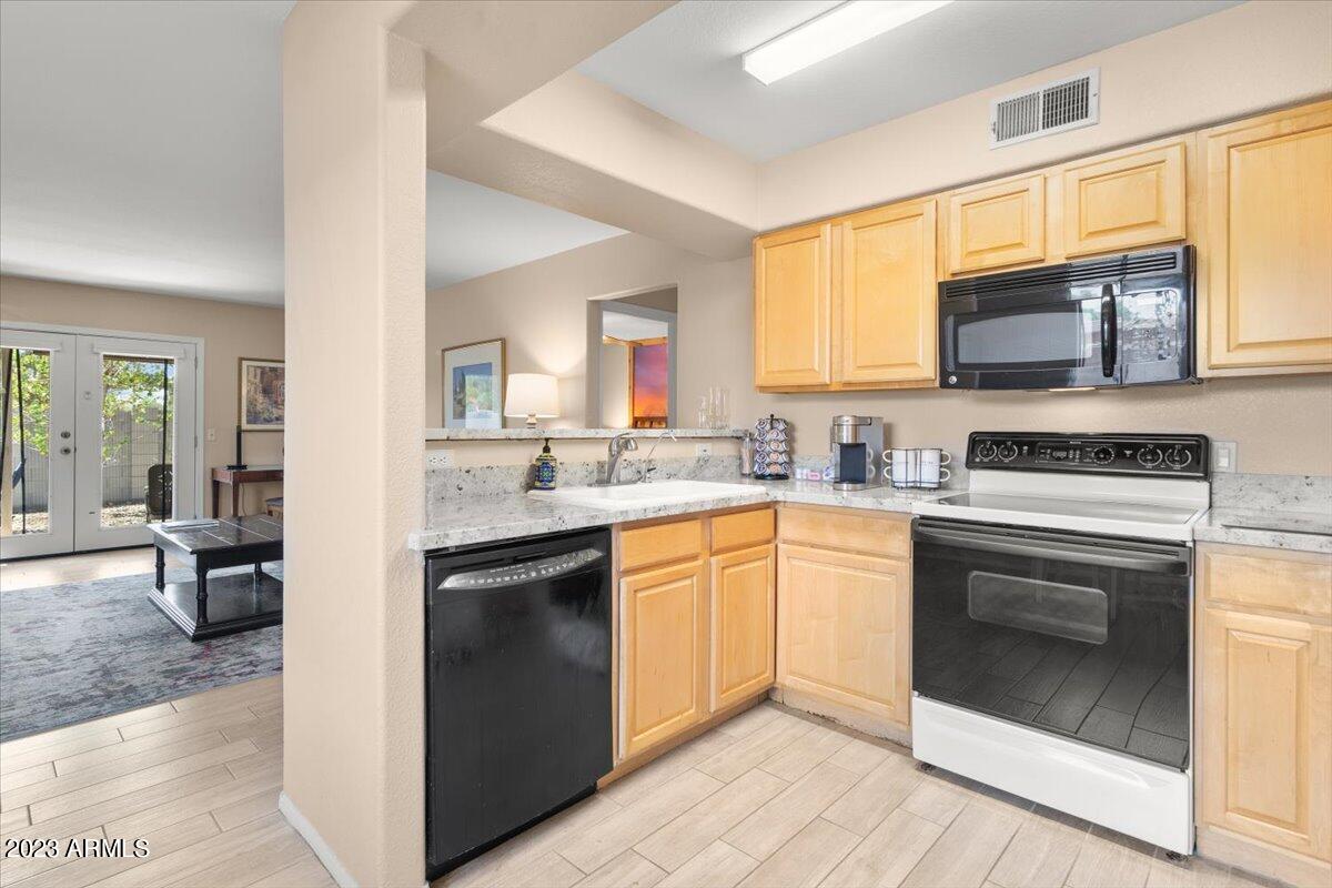 7039 E LARKSPUR Drive