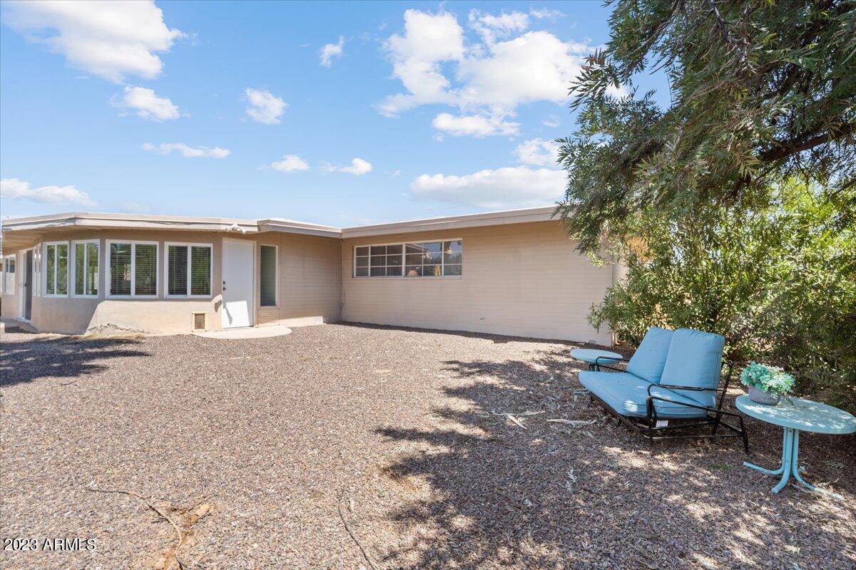 7039 E LARKSPUR Drive