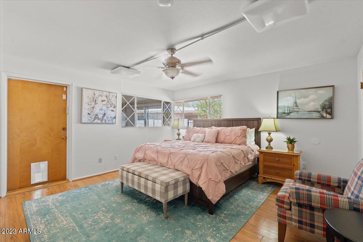 7039 E LARKSPUR Drive