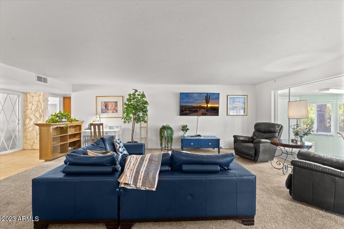 7039 E LARKSPUR Drive