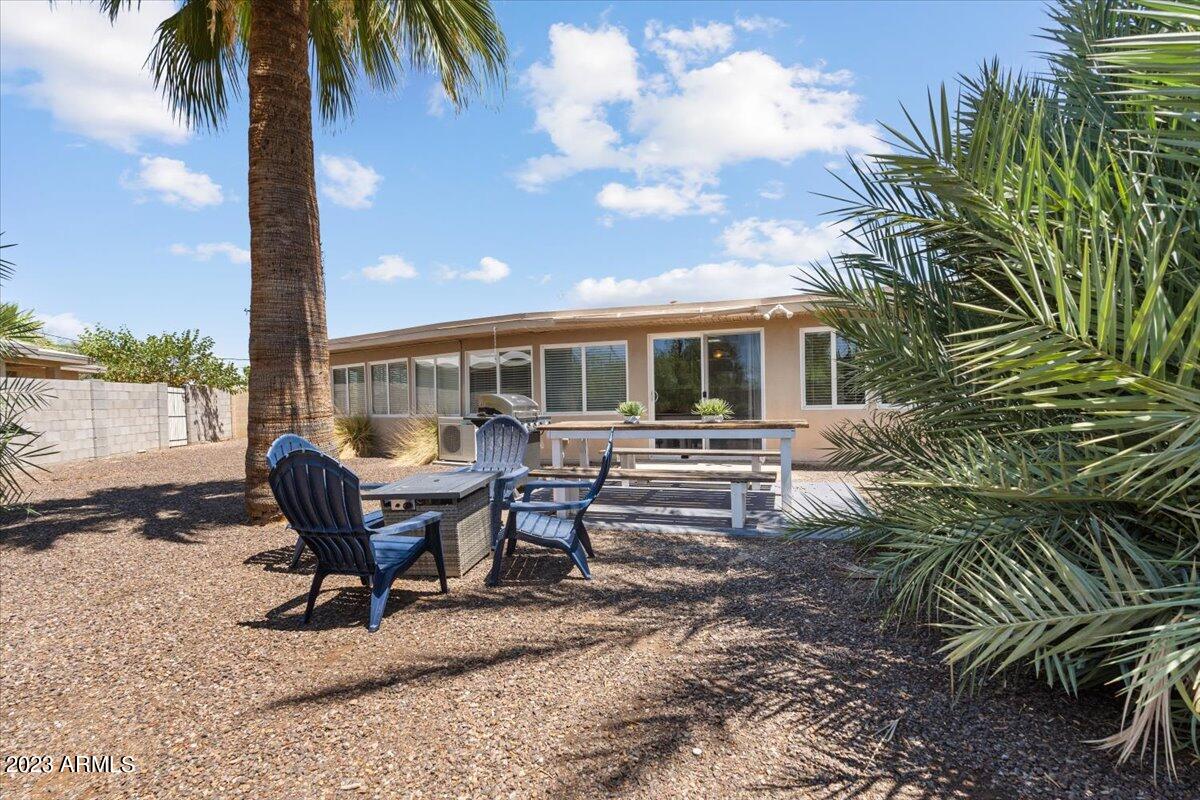 7039 E LARKSPUR Drive