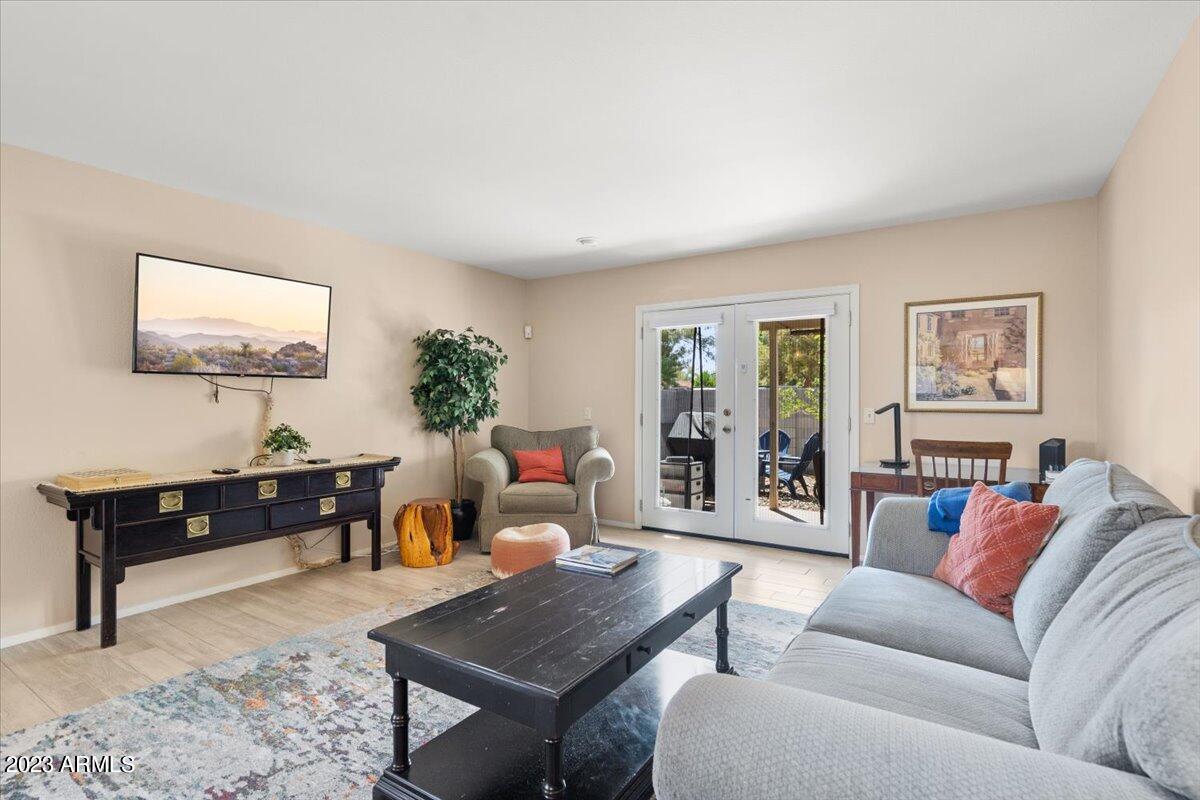 7039 E LARKSPUR Drive