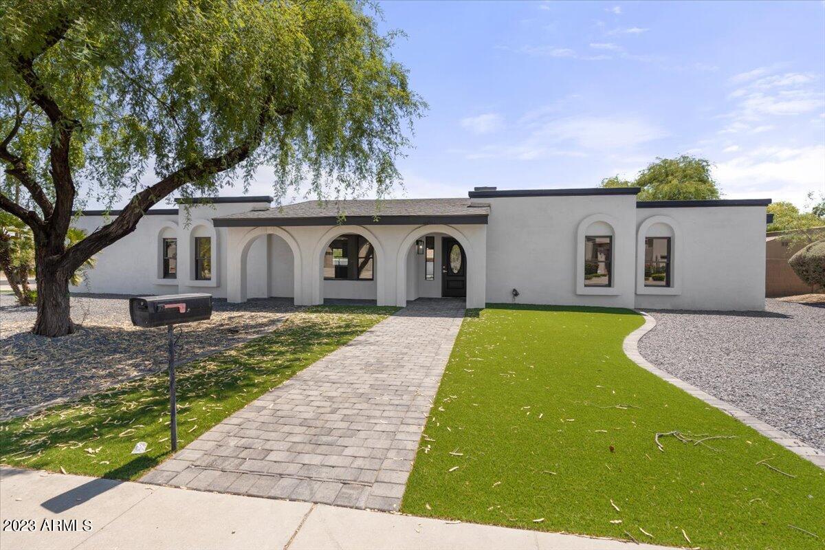 6061 E LUDLOW Drive
