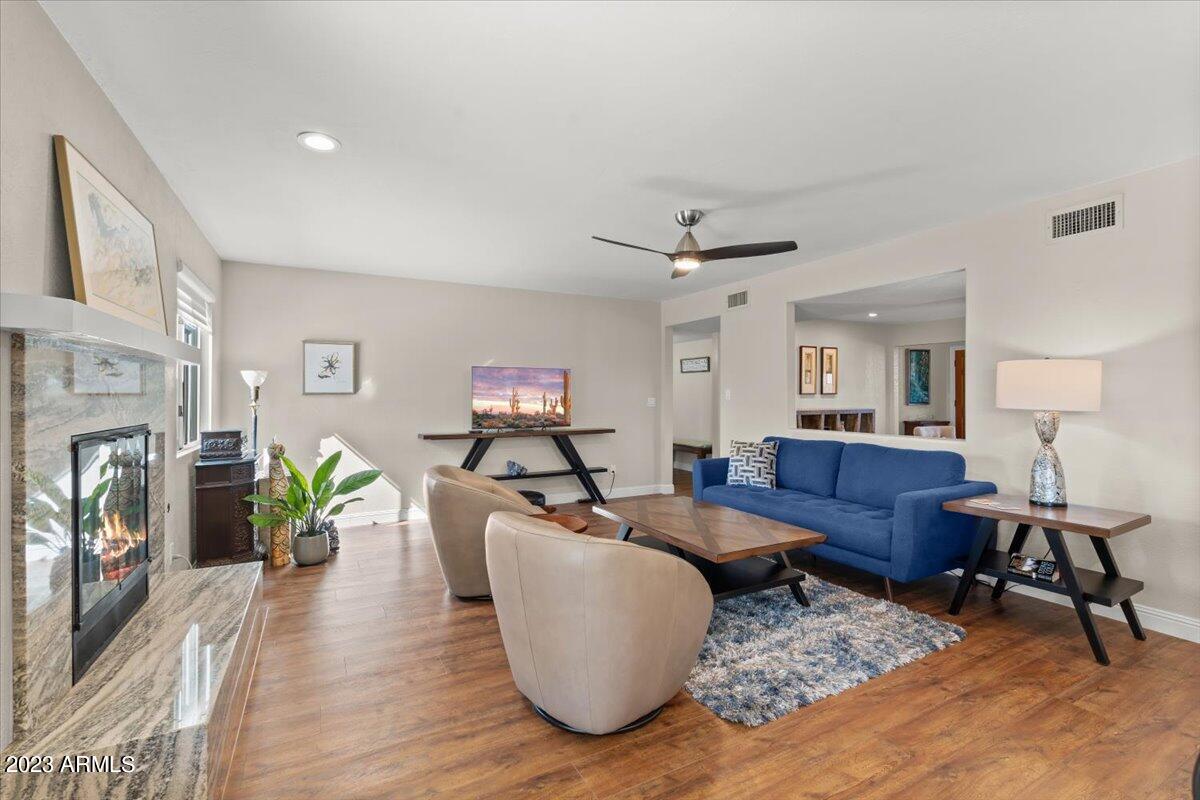 6429 E SHARON Drive