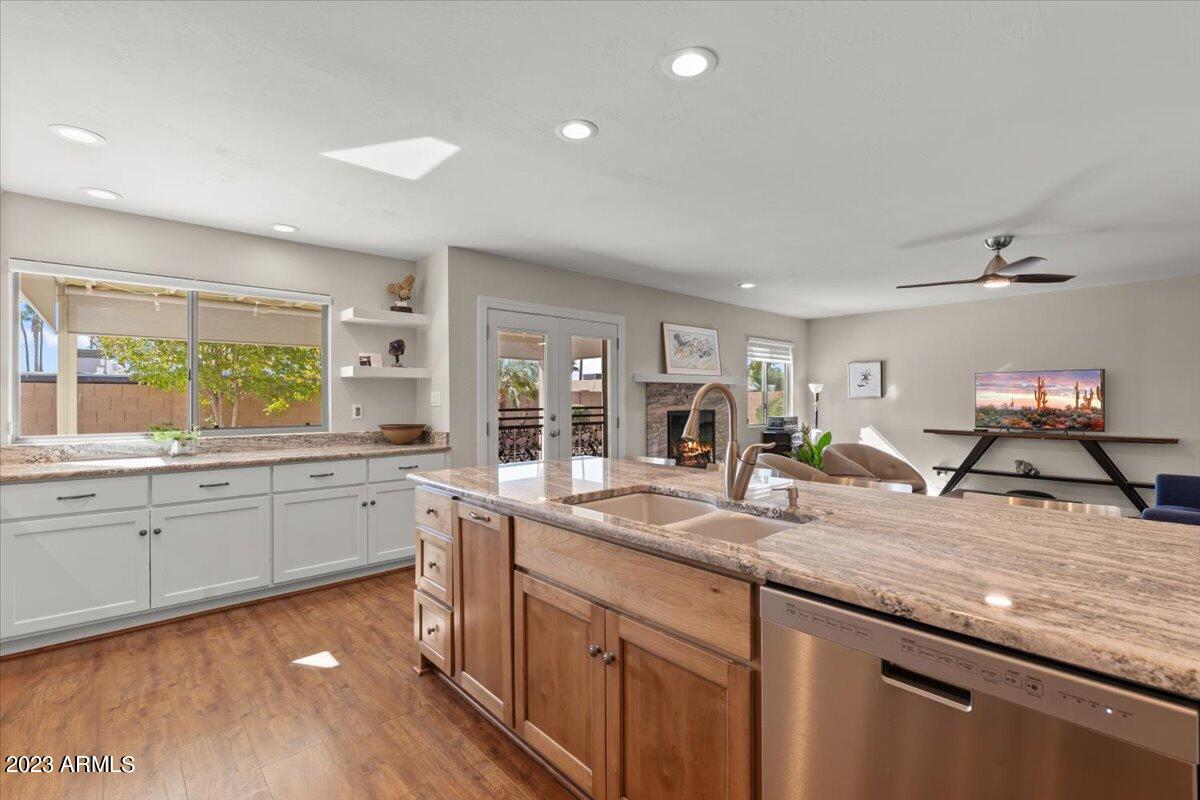 6429 E SHARON Drive