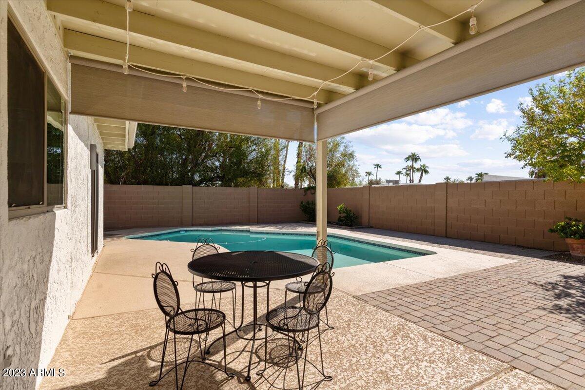 6429 E SHARON Drive