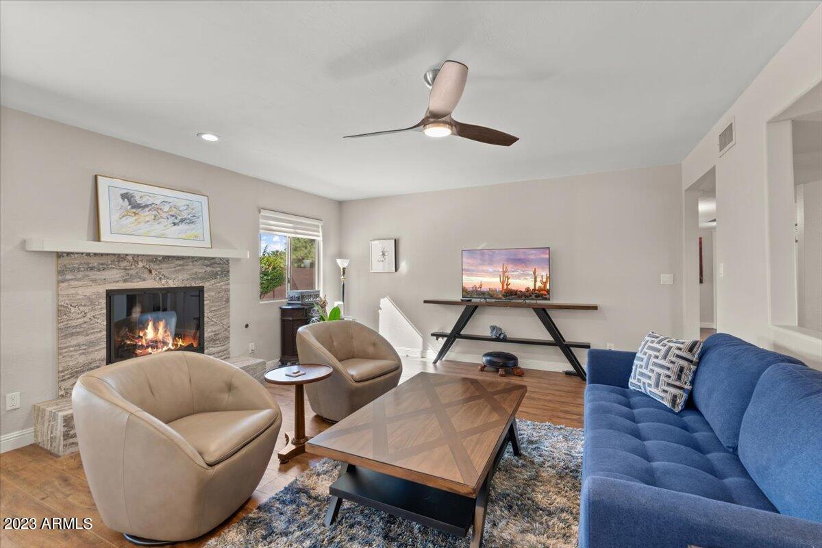 6429 E SHARON Drive