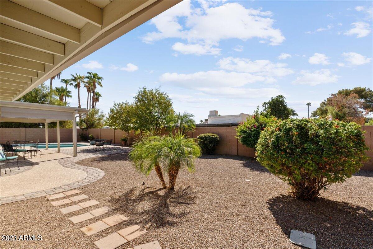 6429 E SHARON Drive