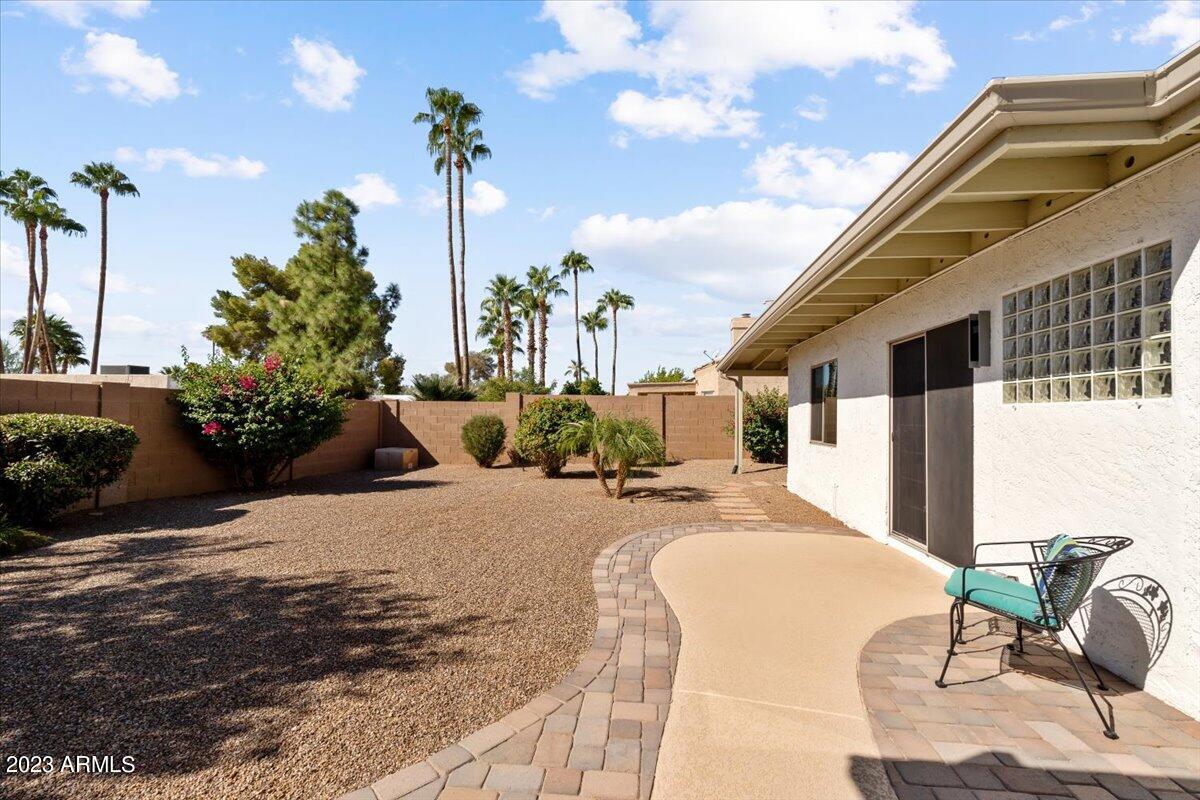 6429 E SHARON Drive