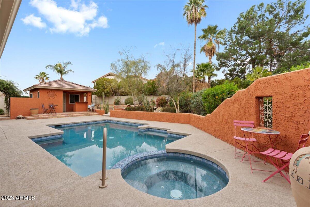 6212 E LE MARCHE Avenue