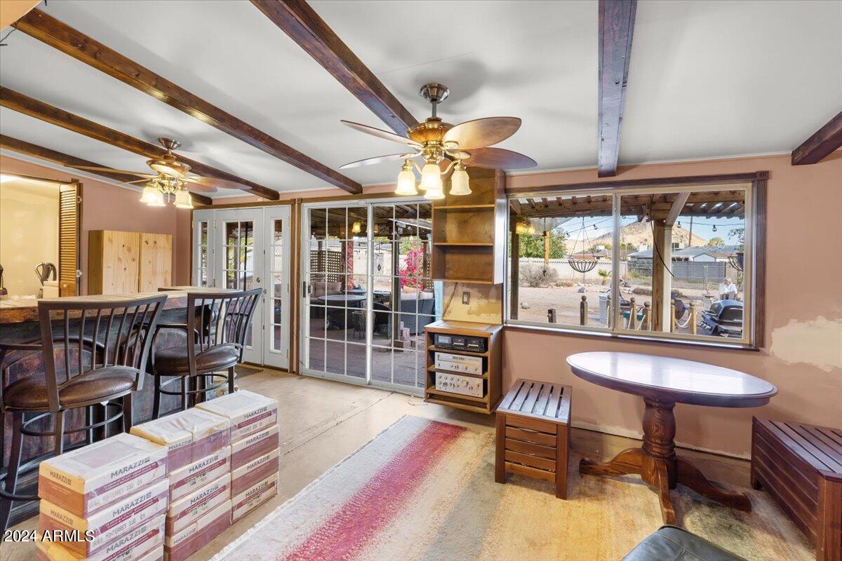 2222 E SYLVIA Street