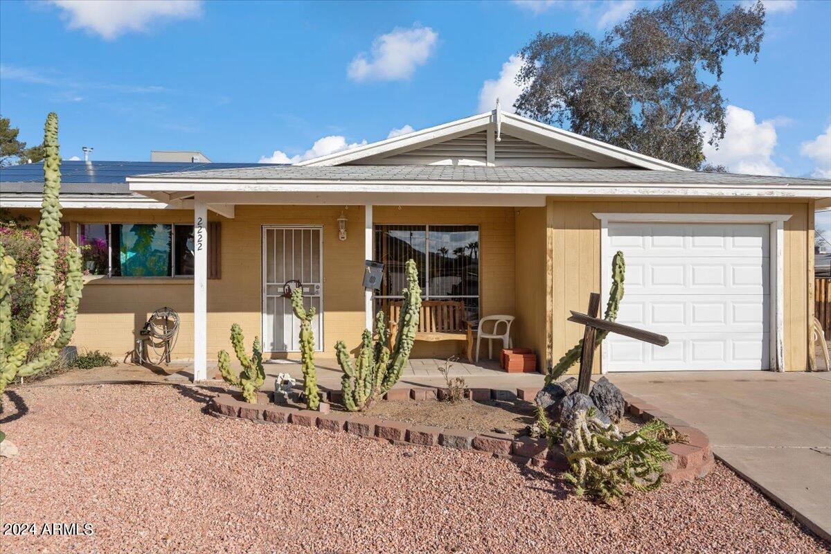 2222 E SYLVIA Street