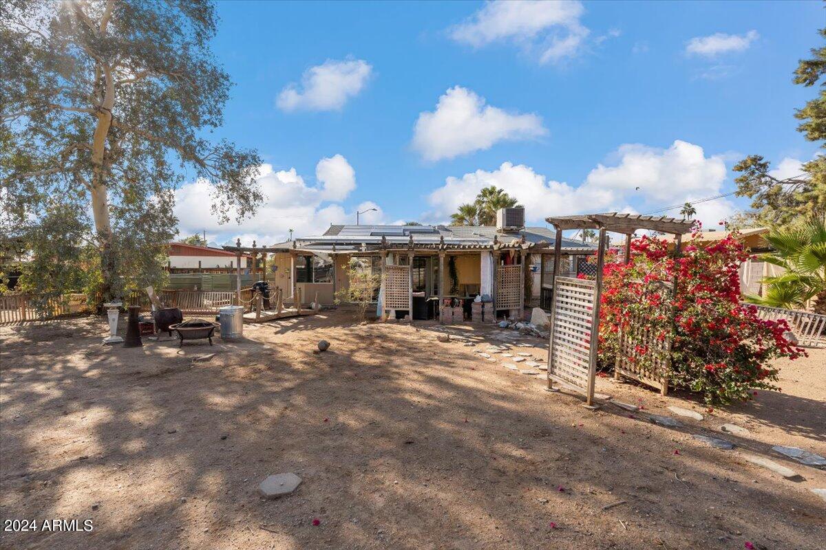2222 E SYLVIA Street