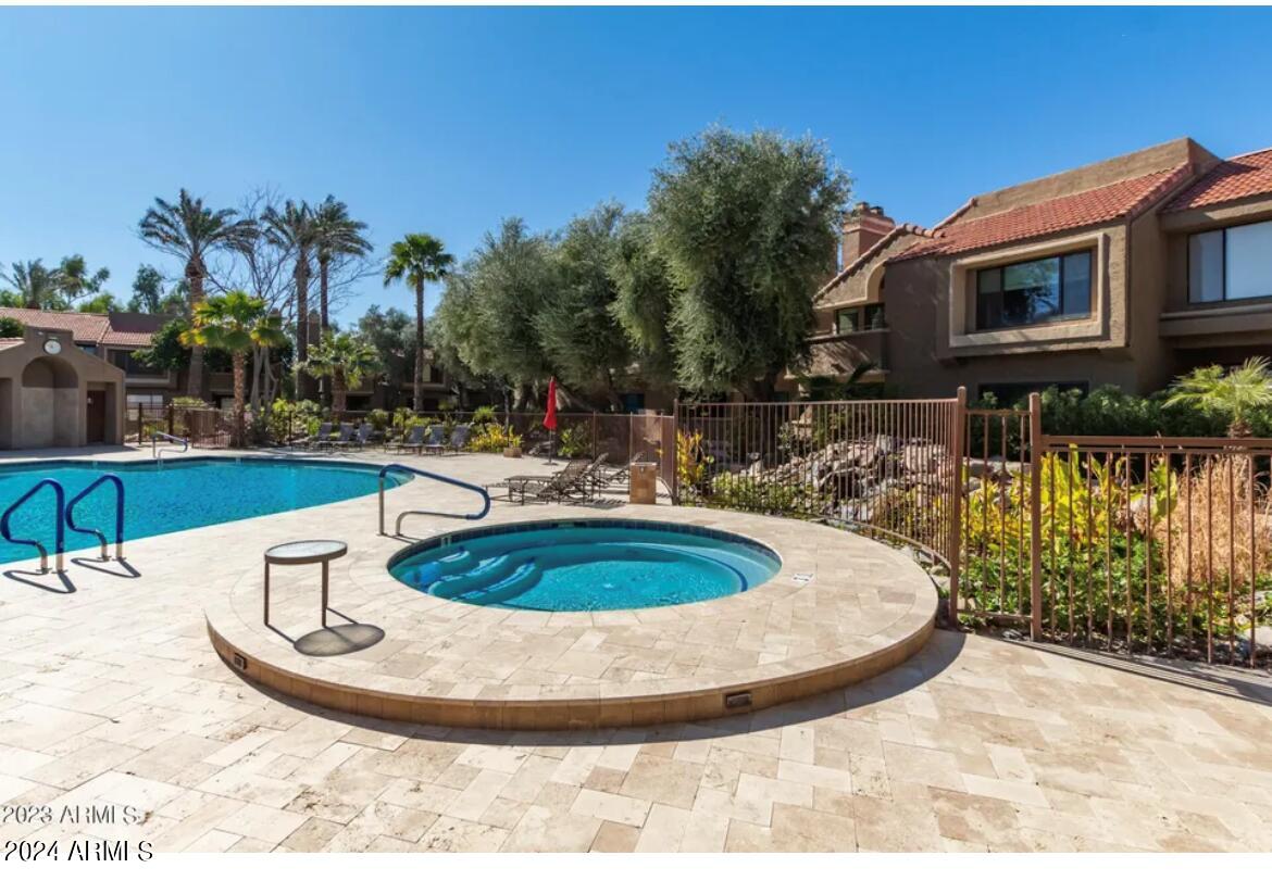 5122 E SHEA Boulevard, 2073