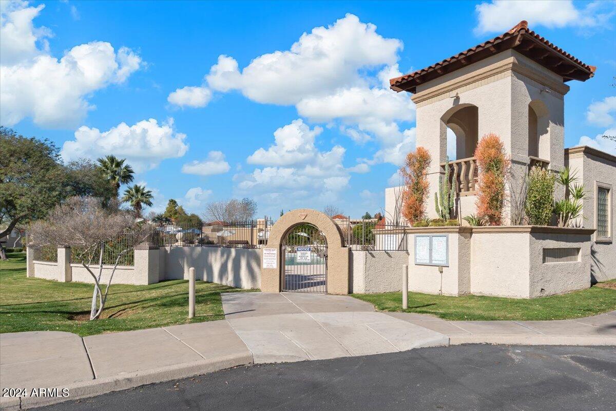10463 E FANFOL Lane
