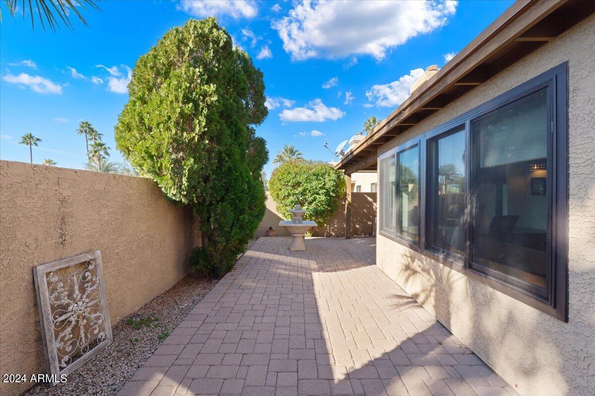 10463 E FANFOL Lane