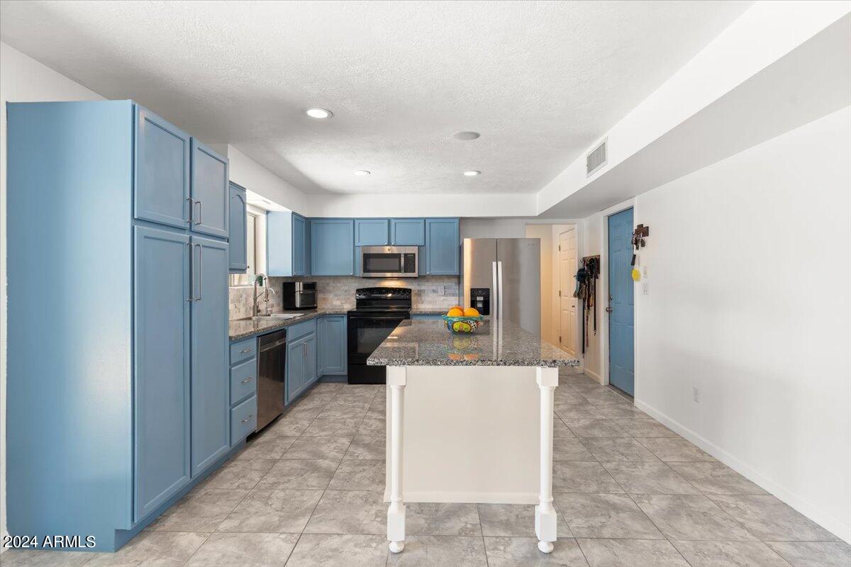 3439 E CORTEZ Street