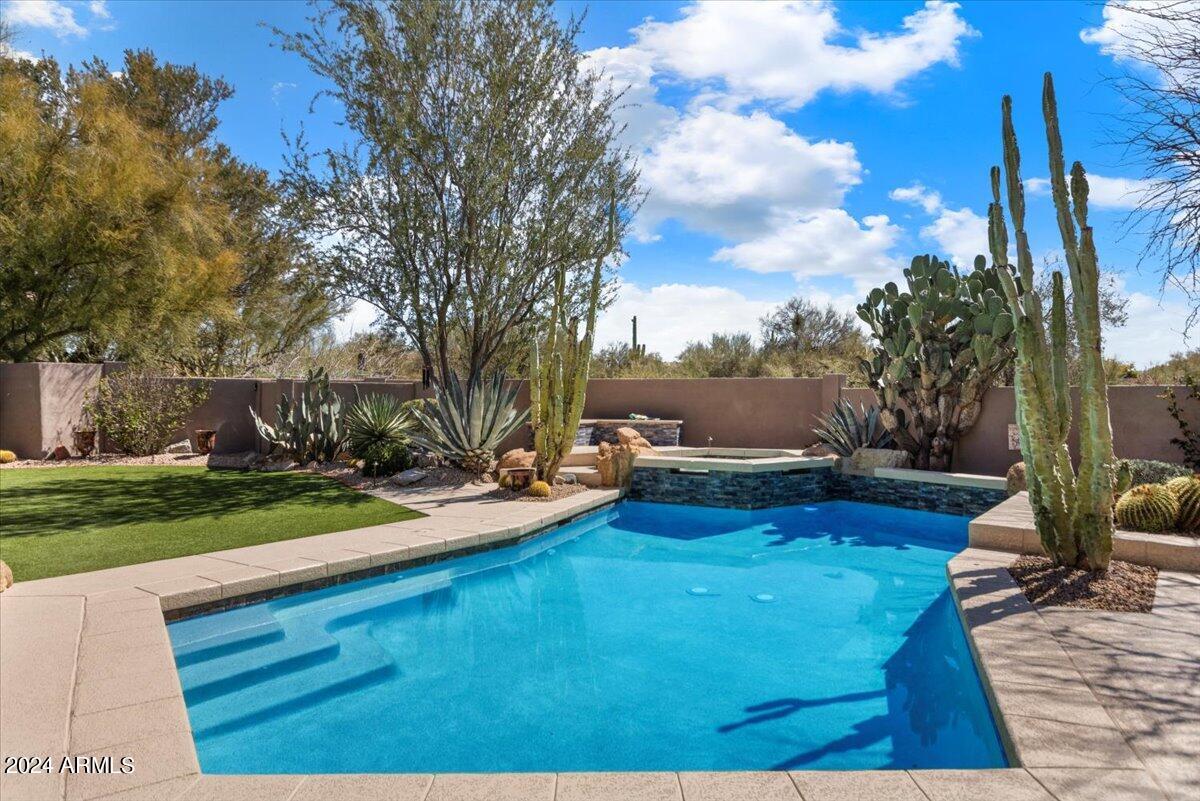 7505 E RED BIRD Road