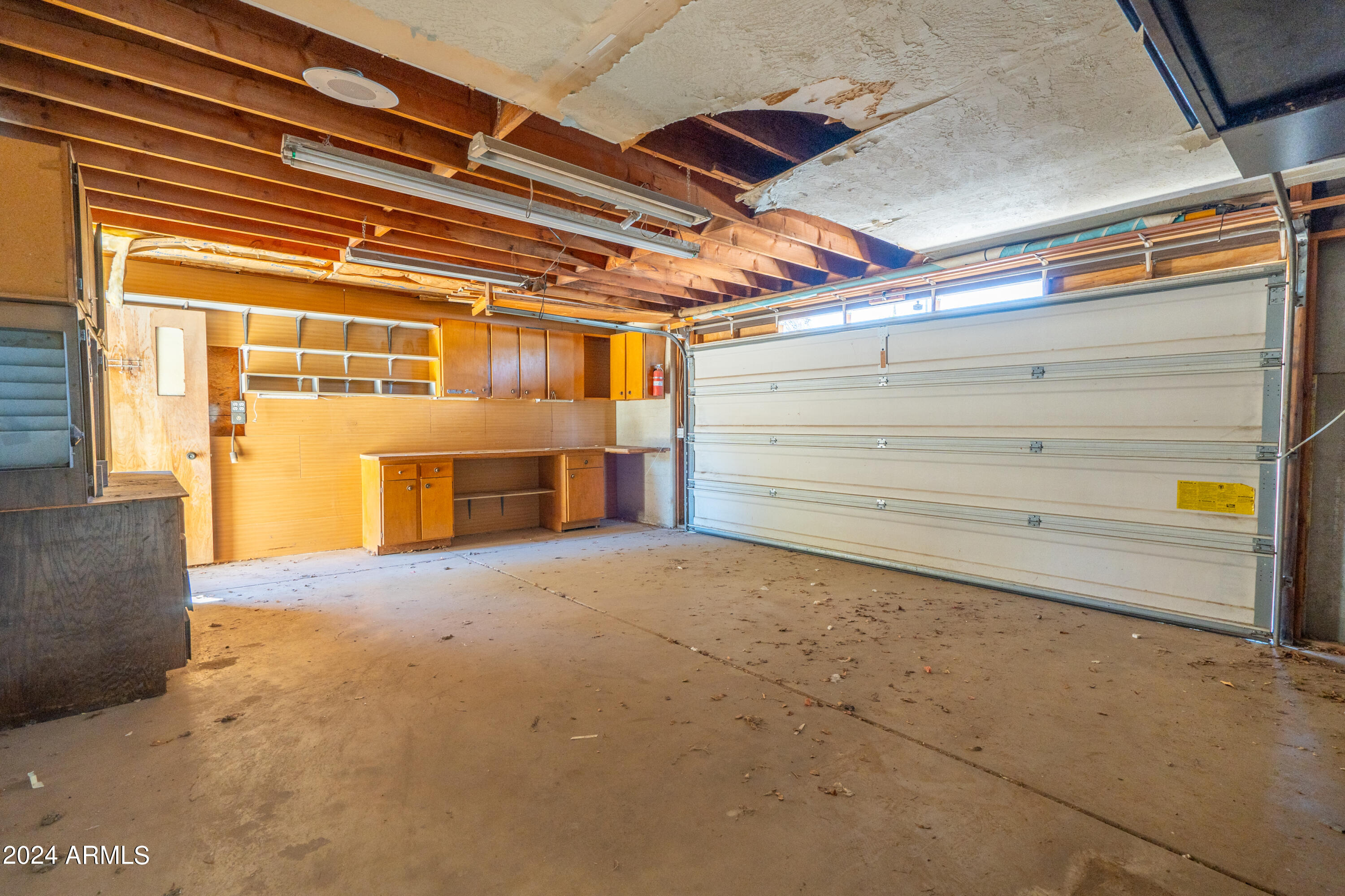 3027 E WINDROSE Drive