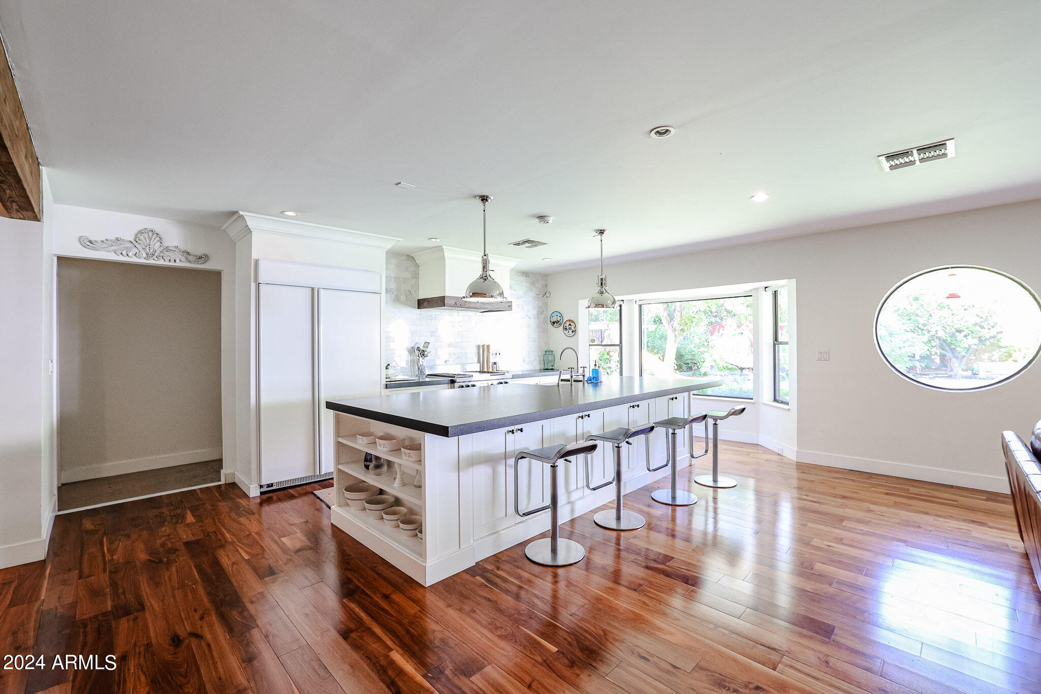 1234 W SOLANO Drive