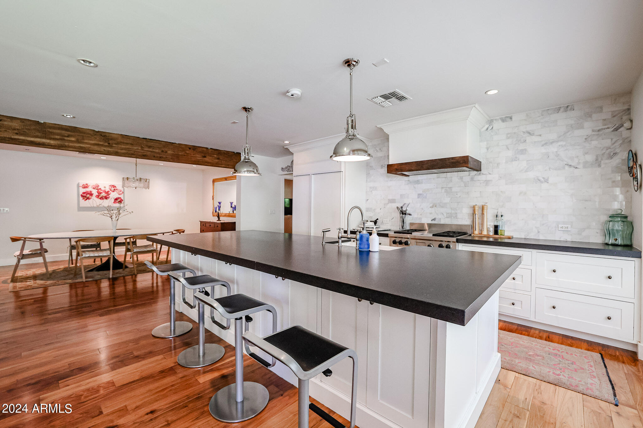 1234 W SOLANO Drive