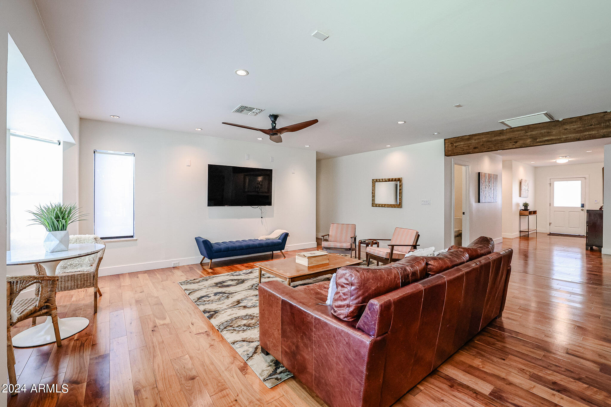 1234 W SOLANO Drive