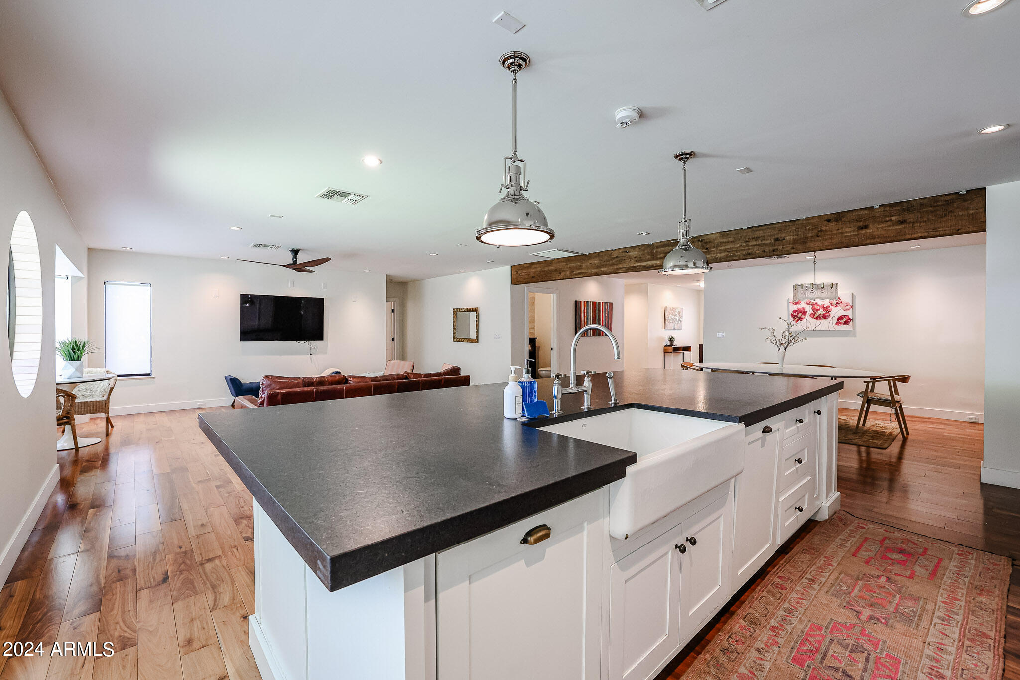 1234 W SOLANO Drive