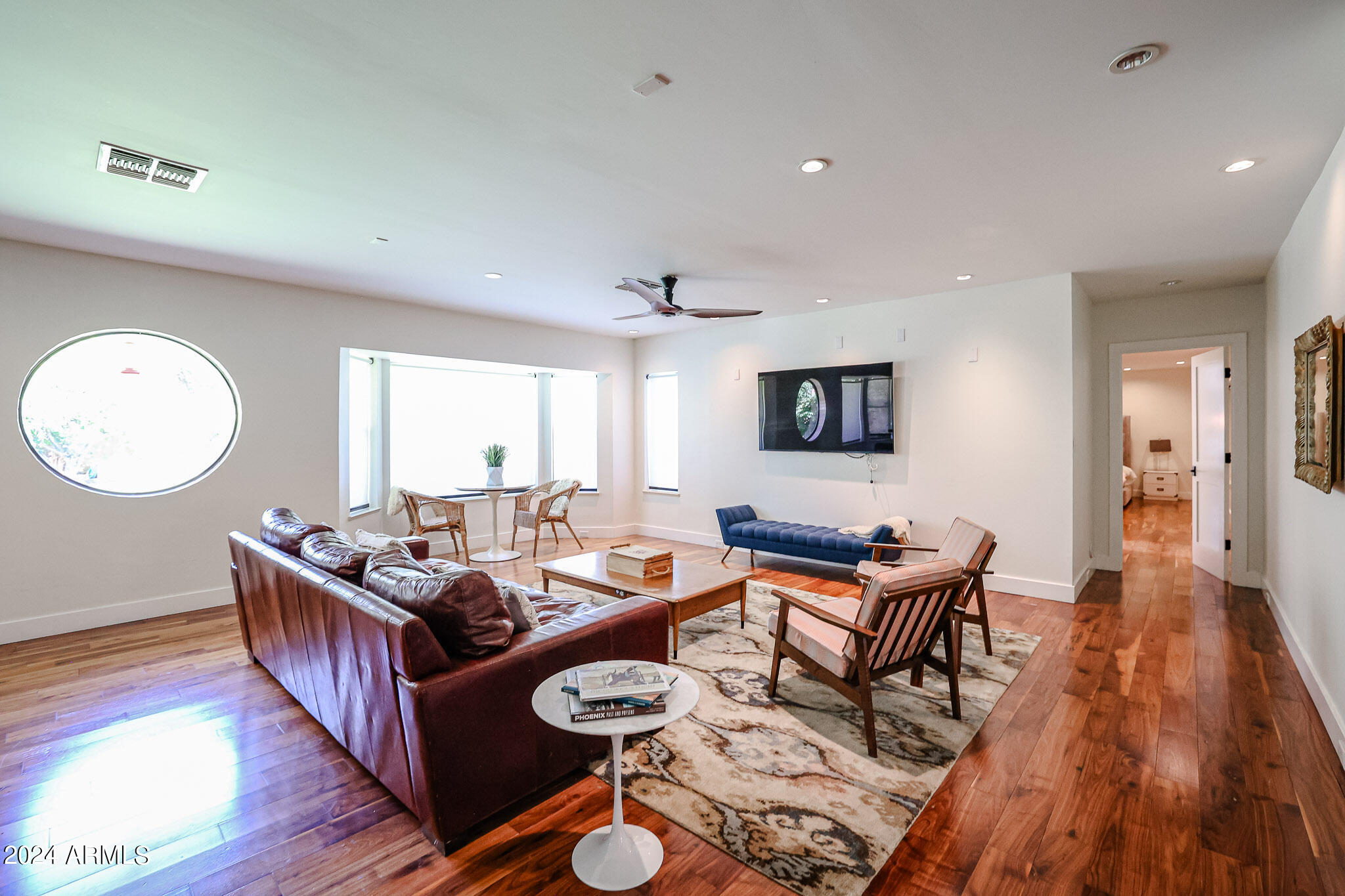 1234 W SOLANO Drive